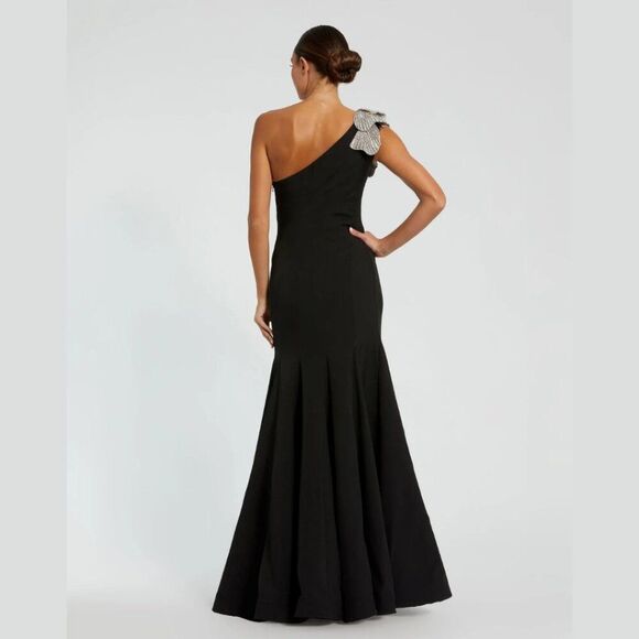 Mac Duggal Size 14 Black Crepe One Shoulder Crystal Flower Long Maxi Dress Gown - Picture 5 of 5